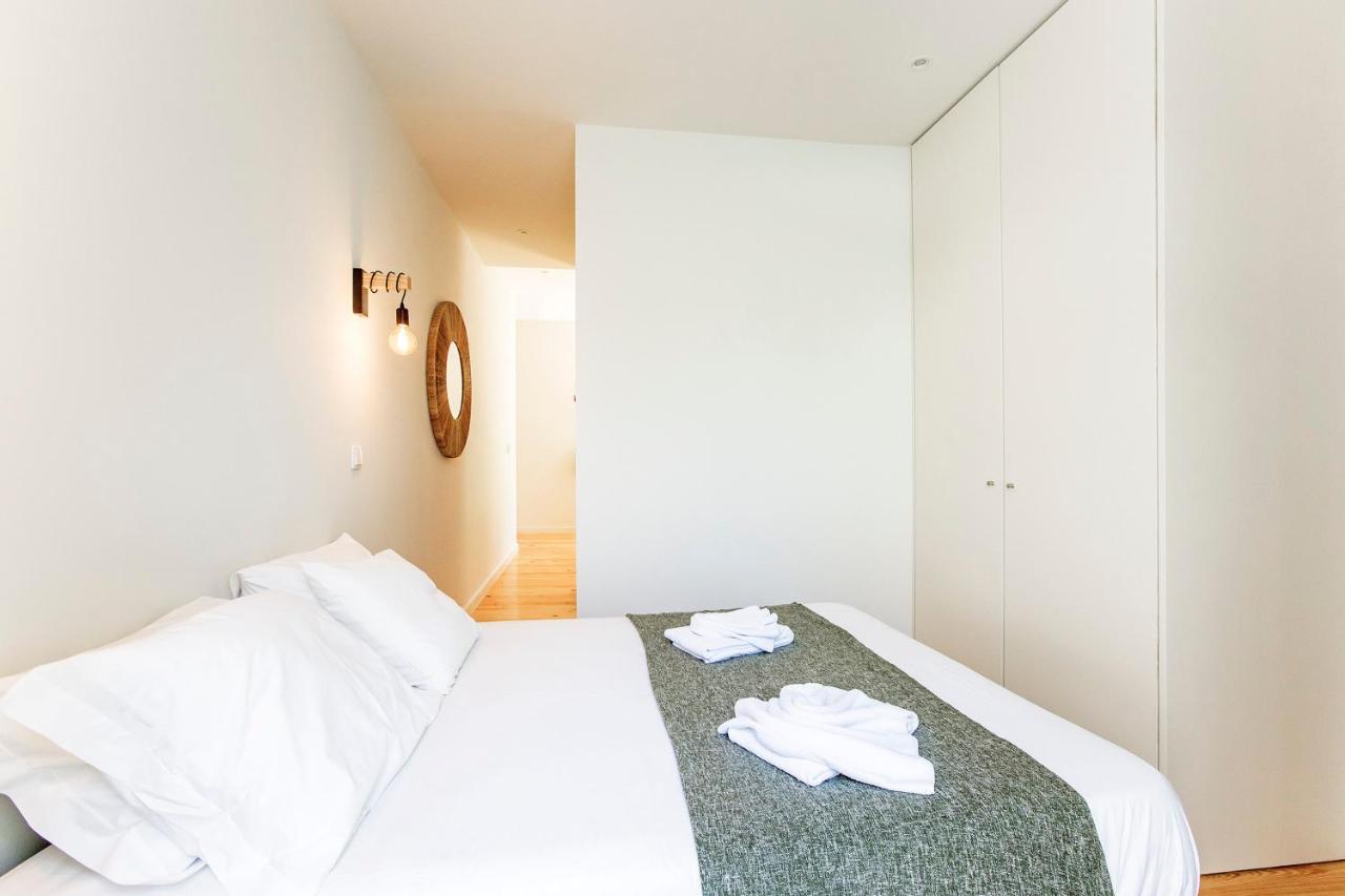Central Studio W/ Pool, Ac & Patio By Lovelystay Porto Bagian luar foto