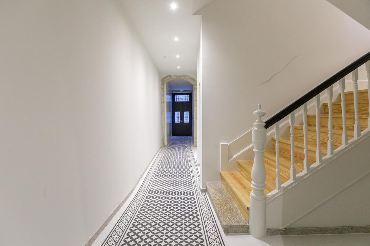 Central Studio W/ Pool, Ac & Patio By Lovelystay Porto Bagian luar foto