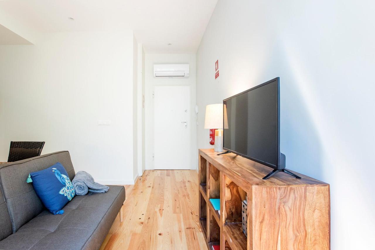 Central Studio W/ Pool, Ac & Patio By Lovelystay Porto Bagian luar foto