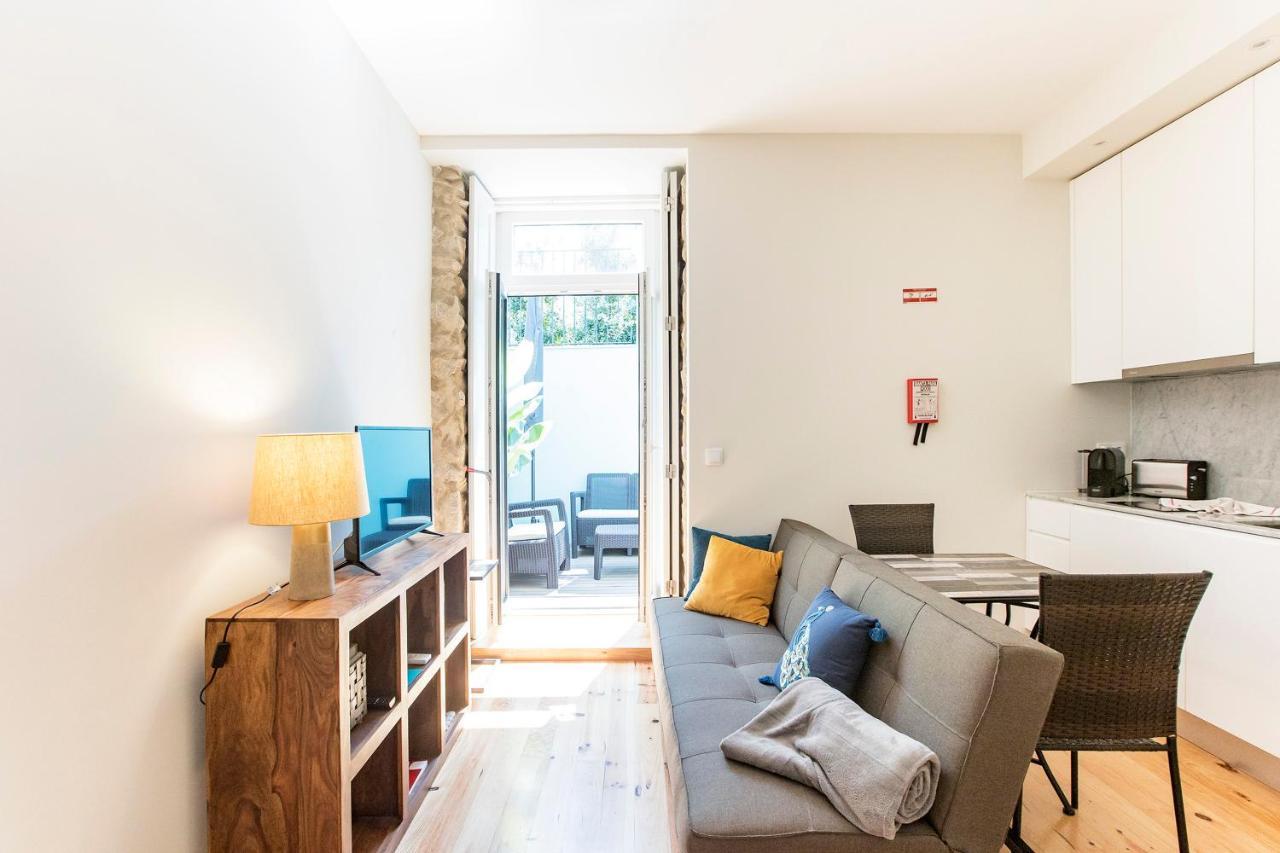 Central Studio W/ Pool, Ac & Patio By Lovelystay Porto Bagian luar foto